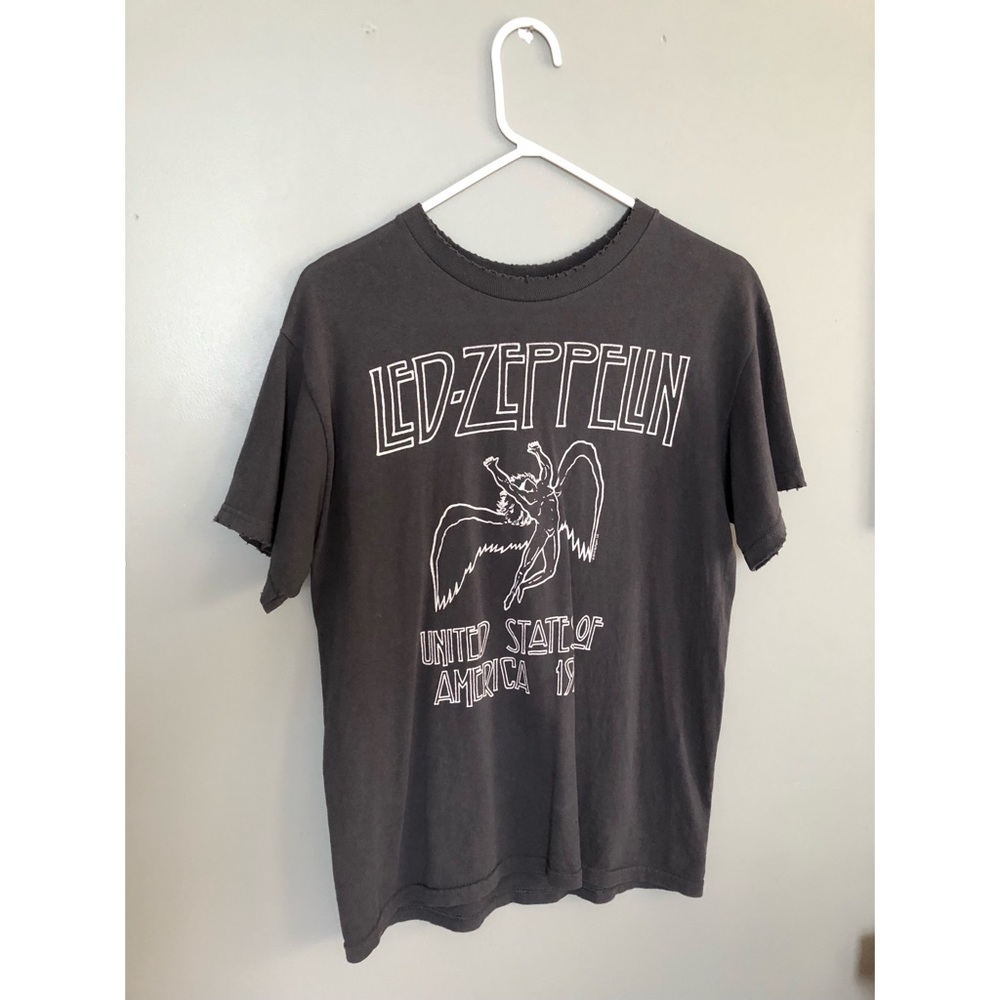 ⚡️Brandy Melville Zeppelin tee⚡️